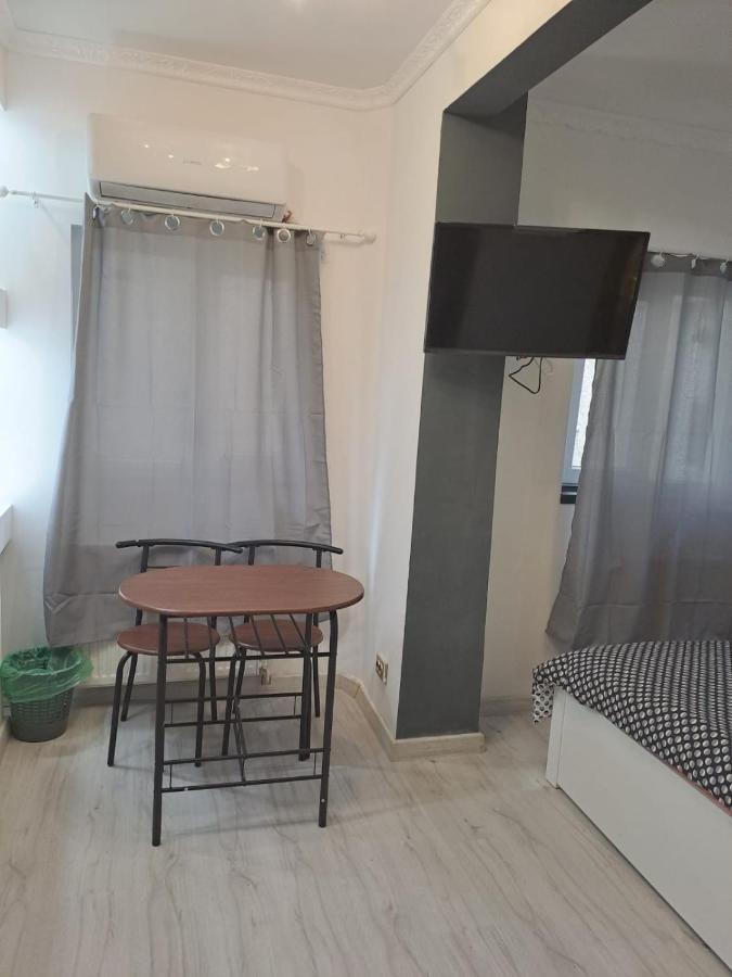Appartement Deluxe Studio Oldtown à Bucarest Extérieur photo