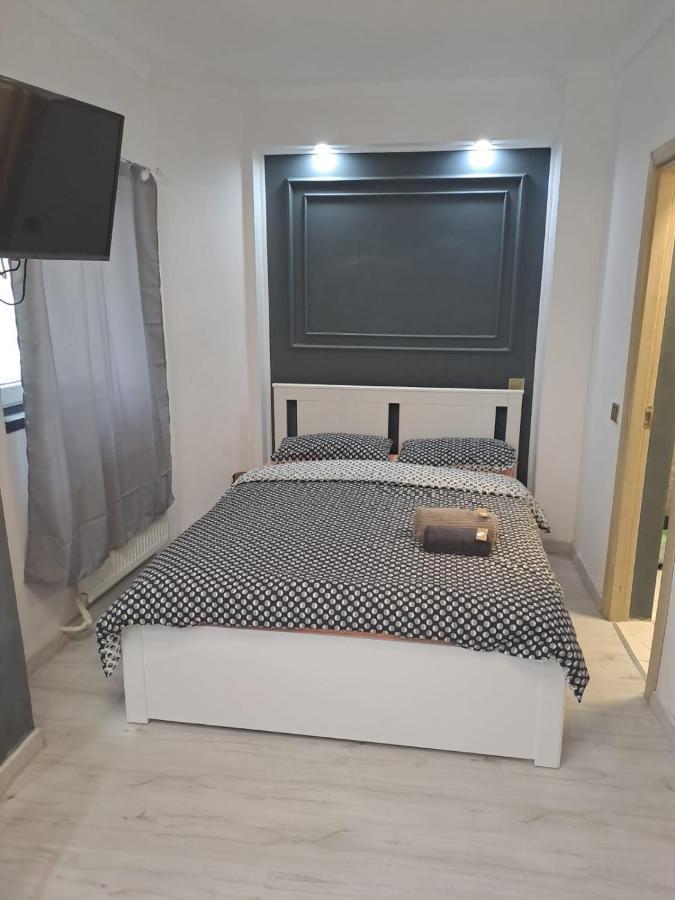 Appartement Deluxe Studio Oldtown à Bucarest Extérieur photo